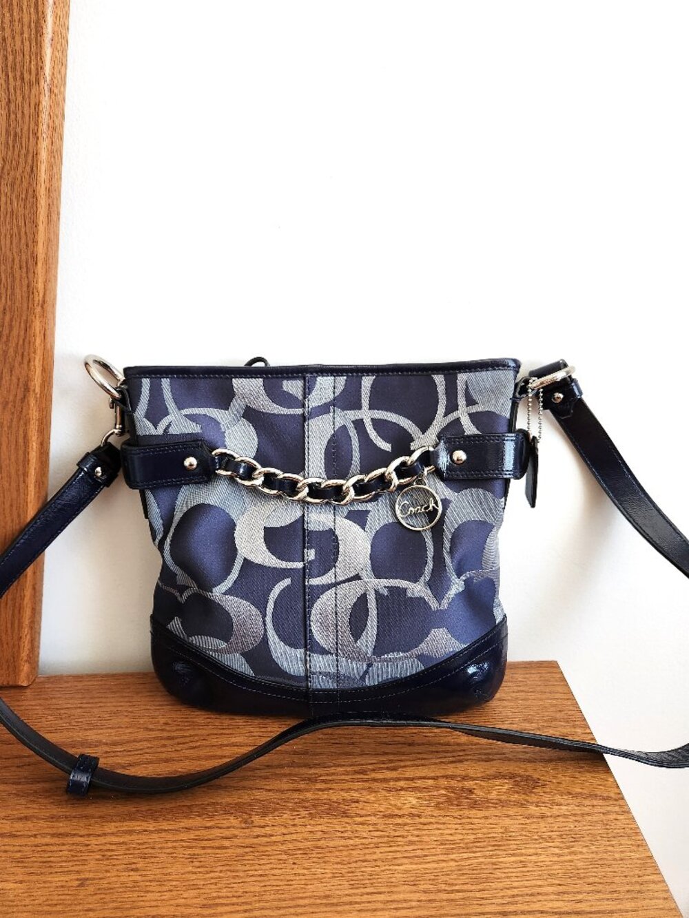 COACH NAVY BLUE MOTO OPTIC METALLIC SIGNATURE CHAIN DUFFLE CROSSBODY BAG N F1982